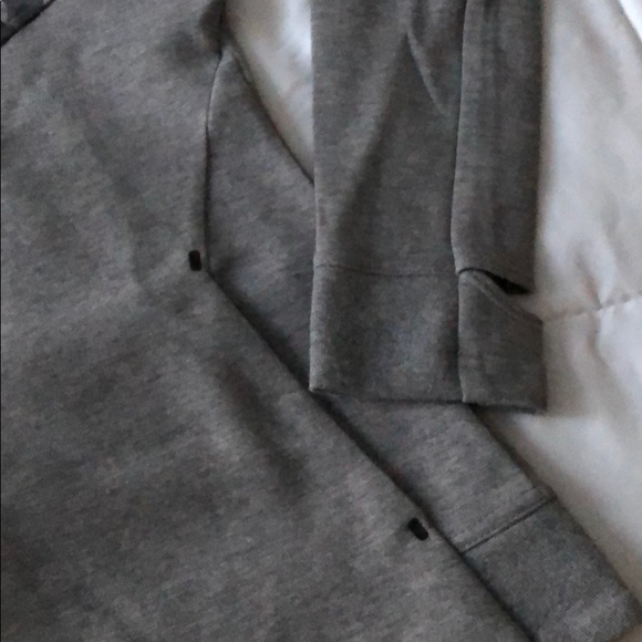 Girl’s Large Gray Camouflage Nike Zip Up Jacket - Picture 4 of 6